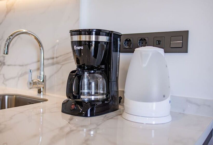 プレミアムスタジオ, Servatur Hartaguna - Adults Only