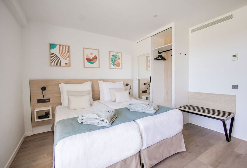 プレミアムスタジオ, Servatur Hartaguna - Adults Only