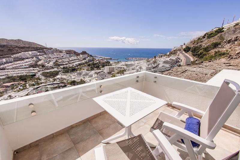 プレミアムスタジオ, Servatur Hartaguna - Adults Only