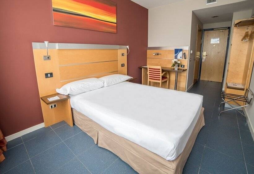 Basic Værelse, Sotel Nomentana Roma