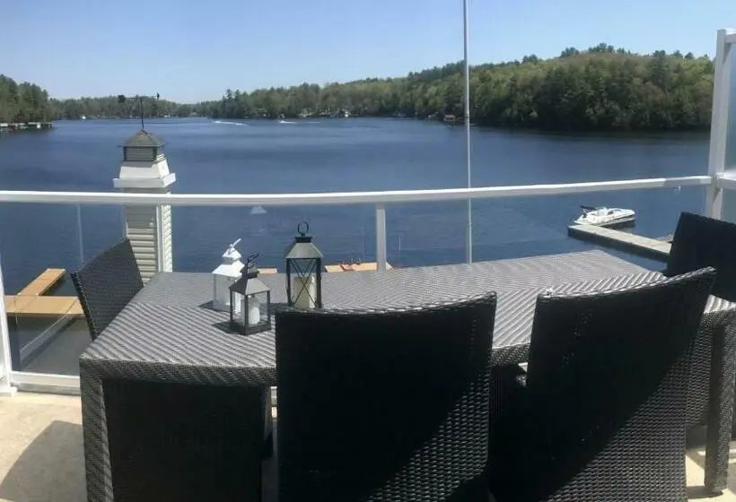 バルコニー付きジュニアスイート, Muskoka Lakes Hotel And Resorts