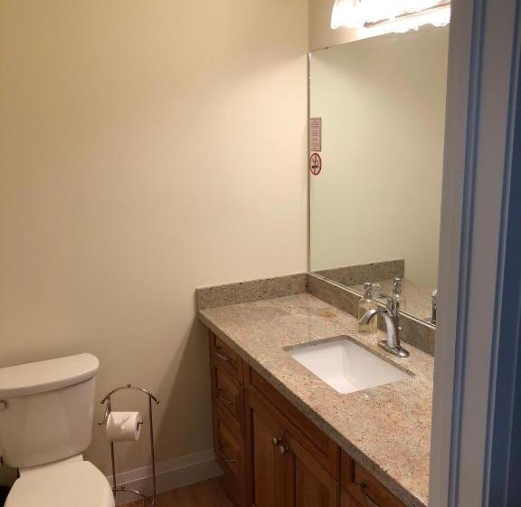 جناح جونيور مزوَّد بشرفة, Muskoka Lakes Hotel And Resorts