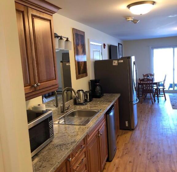 جناح مزوَّد بشرفة, Muskoka Lakes Hotel And Resorts