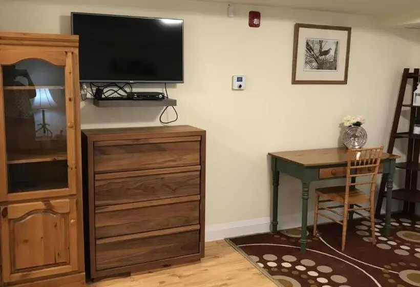 キングサイズベッドのスイートルーム, Muskoka Lakes Hotel And Resorts