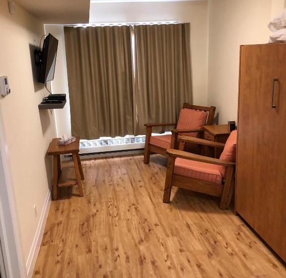 Suite with lake view, Muskoka Lakes Hotel And Resorts