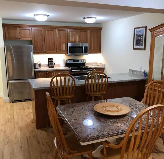 جناح, Muskoka Lakes Hotel And Resorts