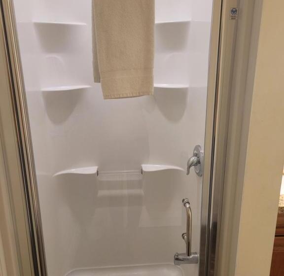 جناح مطل على البحيرة, Muskoka Lakes Hotel And Resorts