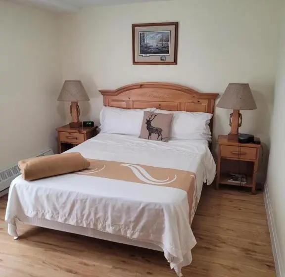 スタンダードスタジオ, Muskoka Lakes Hotel And Resorts