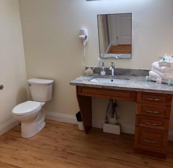 جناح مزوَّد بشرفة, Muskoka Lakes Hotel And Resorts