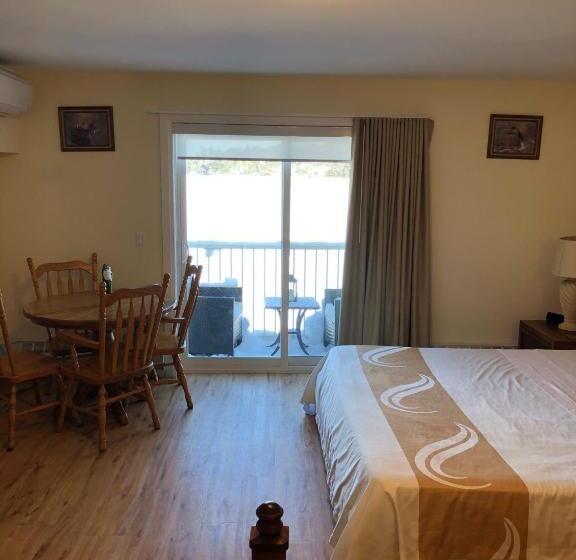 جناح مزوَّد بشرفة, Muskoka Lakes Hotel And Resorts