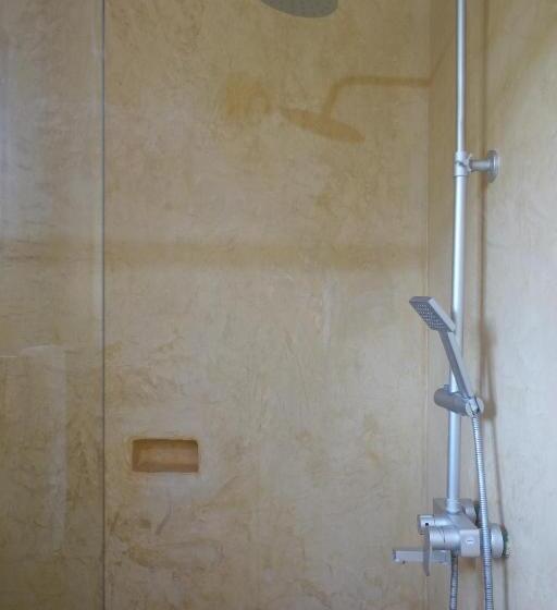 デラックスルーム, Hoom