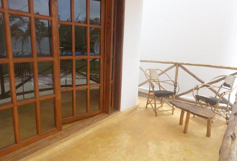 デラックスルーム, Hoom