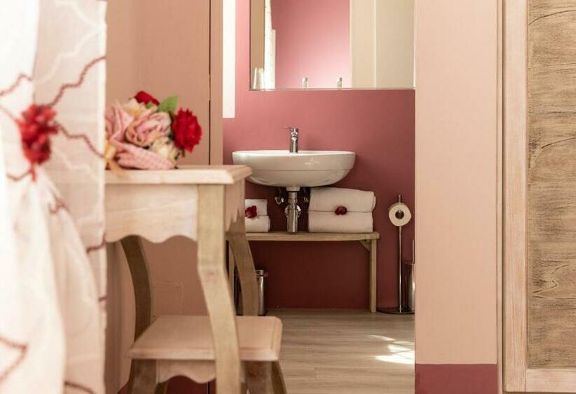 اتاق استاندارد, Vecchio Granaio