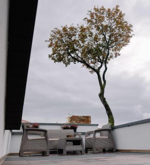 1 Bedroom Penthouse Apartment, Bohema