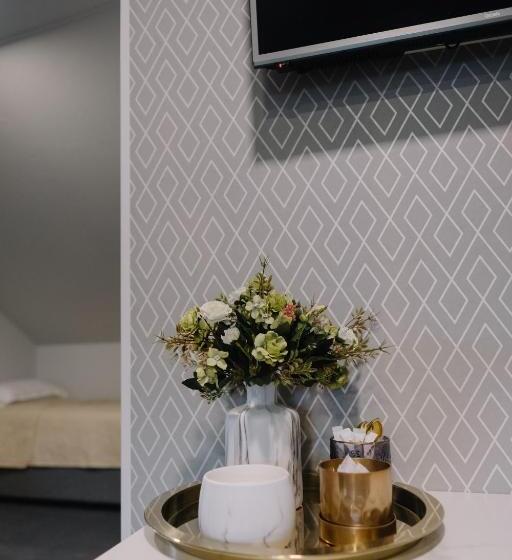 1 Bedroom Penthouse Apartment, Bohema