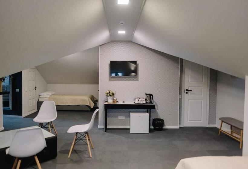 1 Bedroom Penthouse Apartment, Bohema