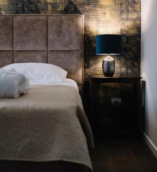 اتاق استاندارد چهار تخته, Bohema