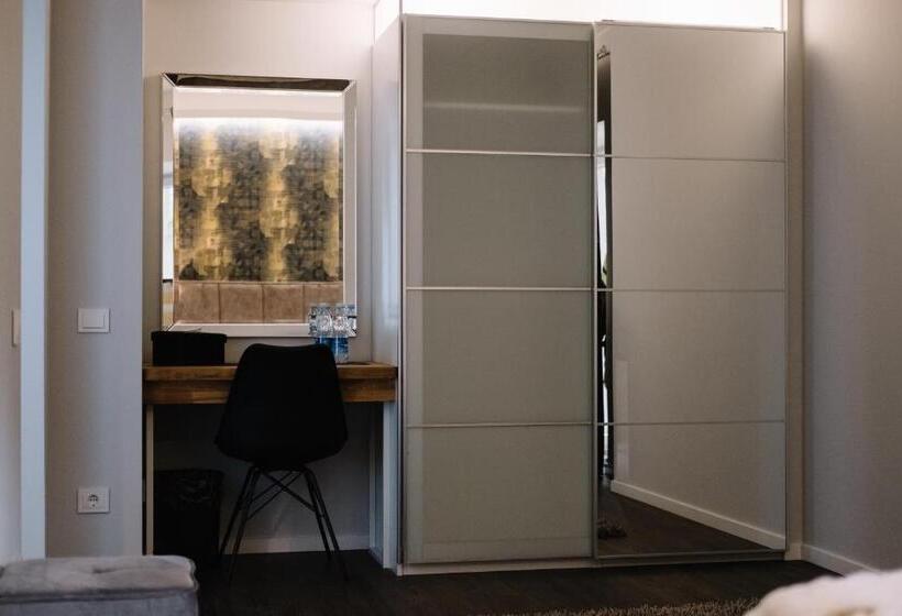 اتاق استاندارد چهار تخته, Bohema