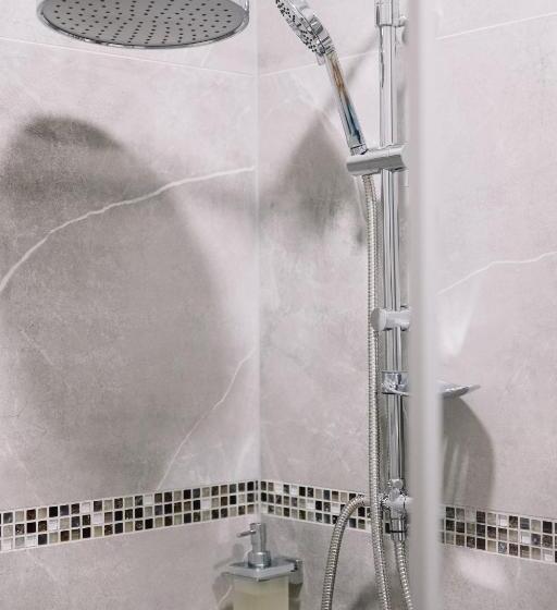 اتاق استاندارد چهار تخته, Bohema