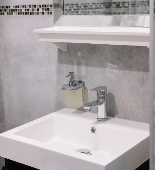 اتاق استاندارد چهار تخته, Bohema