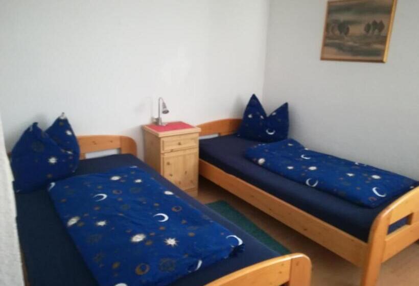 חדר אקונומי, Brauhaus Fröschl