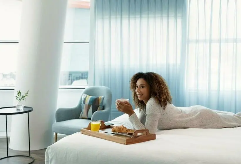 اتاق استاندارد با تخت بزرگ, Crowne Plaza Utrecht   Central Station, An Ihg
