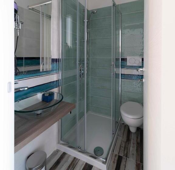 חדר סטנדרט, Nelblu