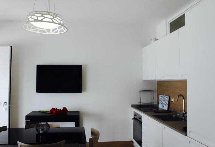 דירת שני חדרים, Nelblu