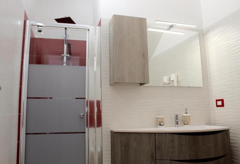 דירת שני חדרים, Nelblu