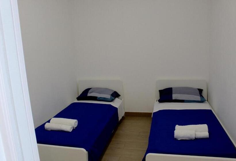 דירת שני חדרים, Nelblu