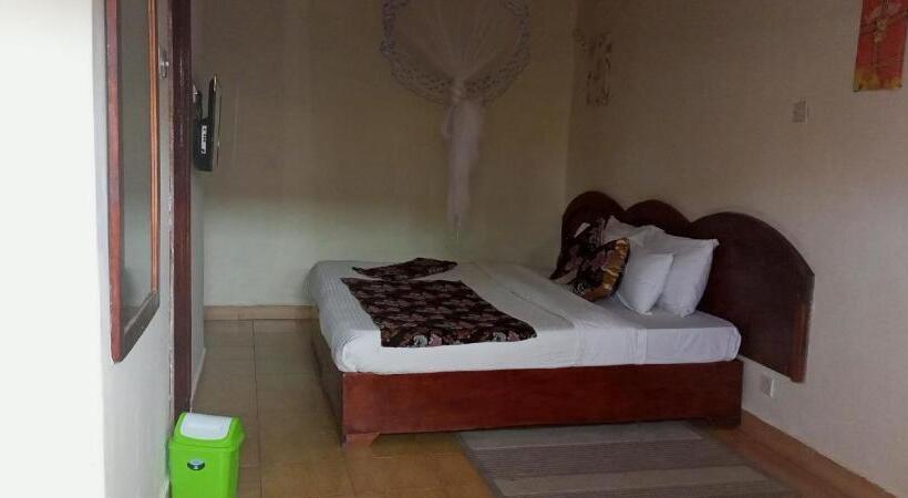 اتاق خانوادگی, Boulevard Excelsior Motel