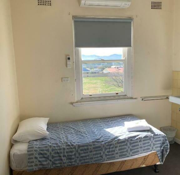 חדר סטנדרט לשלושה, Kootingal