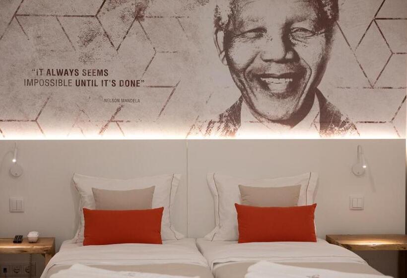 اتاق لوکس سه تخته, The Icons Lisbon