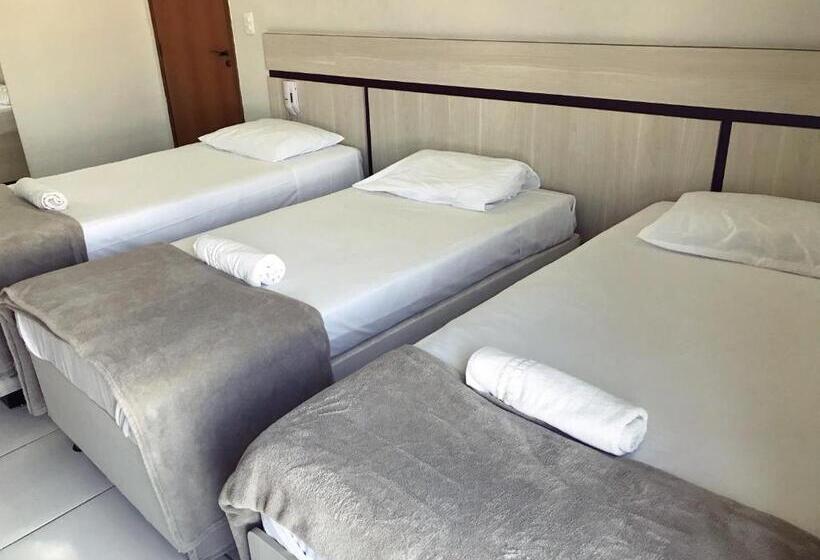 اتاق استاندارد سه نفره, Vinte Um