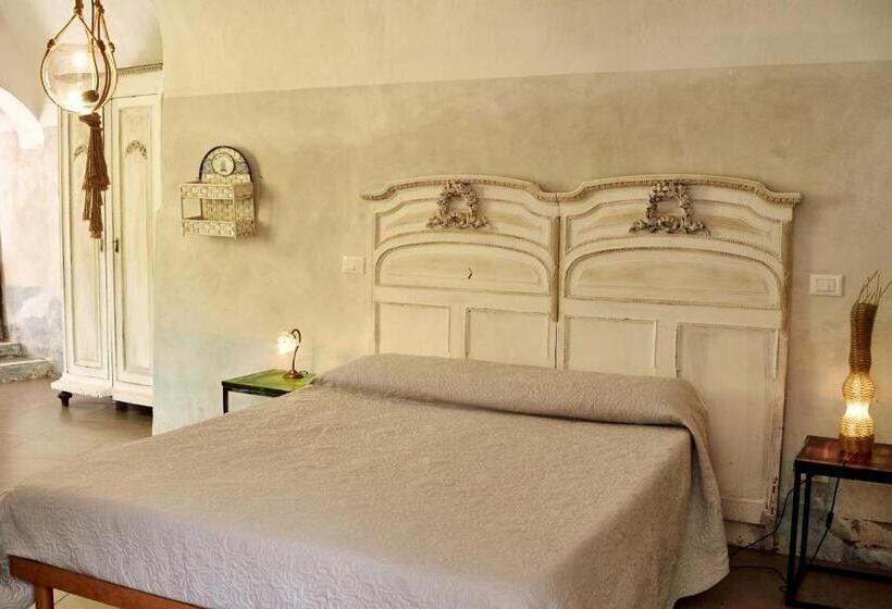 غرفة قياسية ثلاثية, B&b Giardinidivale A 2 Chilometri Da Finale Ligure