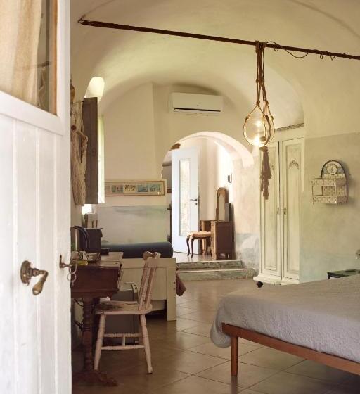 غرفة قياسية ثلاثية, B&b Giardinidivale A 2 Chilometri Da Finale Ligure