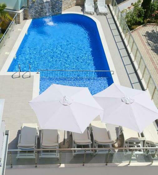 اتاق استاندارد با بالکن و چشمانداز دریا, Victoria Apartments