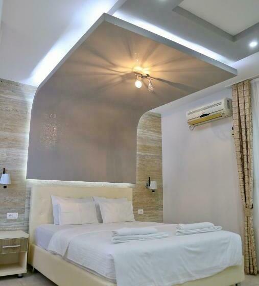 اتاق استاندارد با بالکن و چشم‌انداز دریا, Victoria Apartments