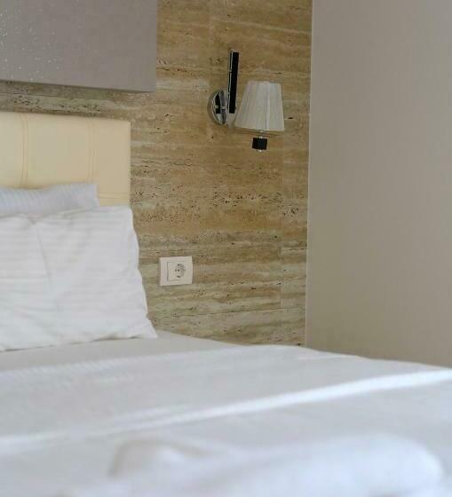 اتاق استاندارد با بالکن و چشمانداز دریا, Victoria Apartments