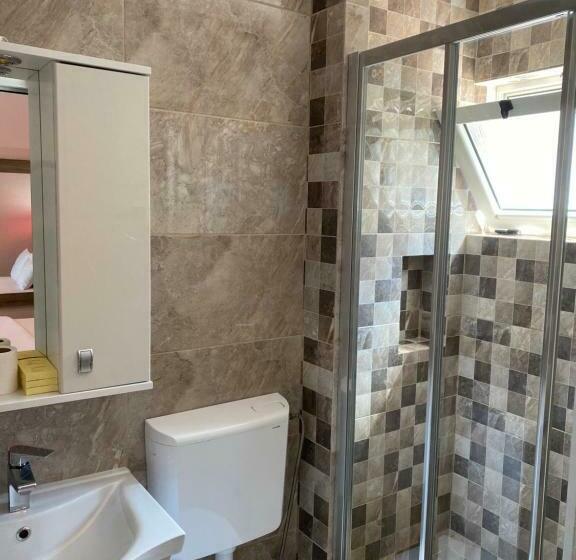 اتاق استاندارد با بالکن, Victoria Apartments