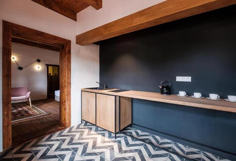 スタンダードルーム, Almalomb Apartman