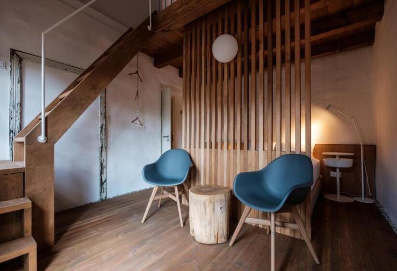 スタンダード4人部屋, Almalomb Apartman