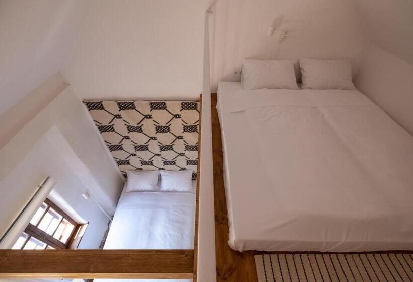 スタンダード4人部屋, Almalomb Apartman