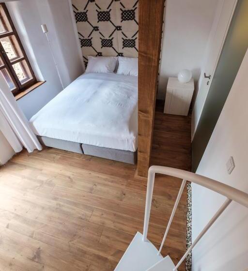 スタンダード4人部屋, Almalomb Apartman