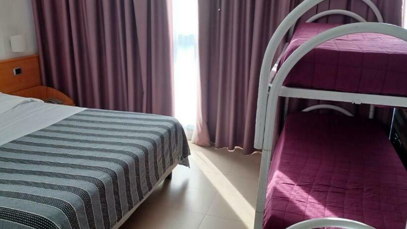 اتاق استاندارد چهار تخته, Casa Rossa 1888