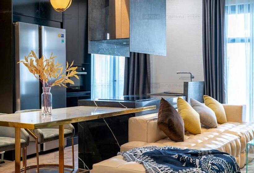 سوئیت با بالکن, Elite Home