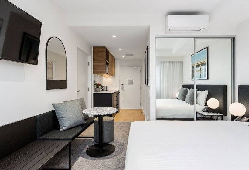 스탠다드 스튜디오, Quest Perth Ascot