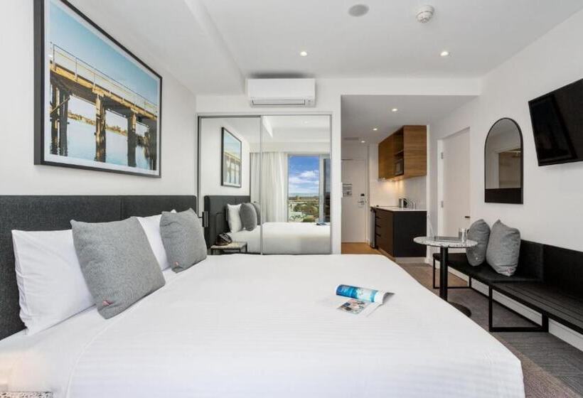 이그제큐티브 스튜디오, Quest Perth Ascot