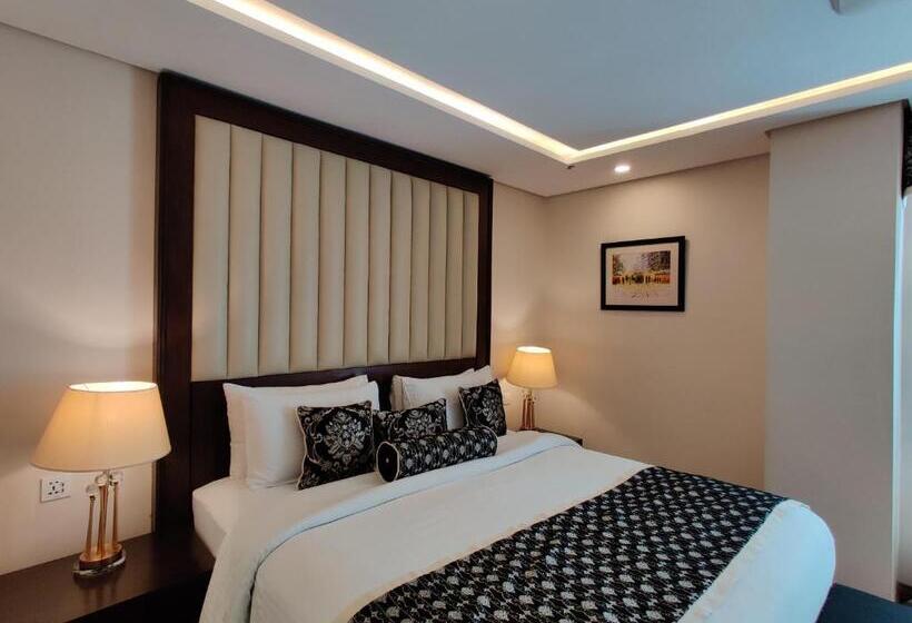 سوئیت رویال, Ramada By Wyndham Lahore Gulberg Ii