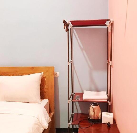 디럭스 룸, Roomz Budget Residence